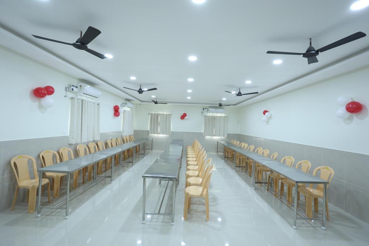 Отель Lgp Residency Tiruchirappalli Экстерьер фото